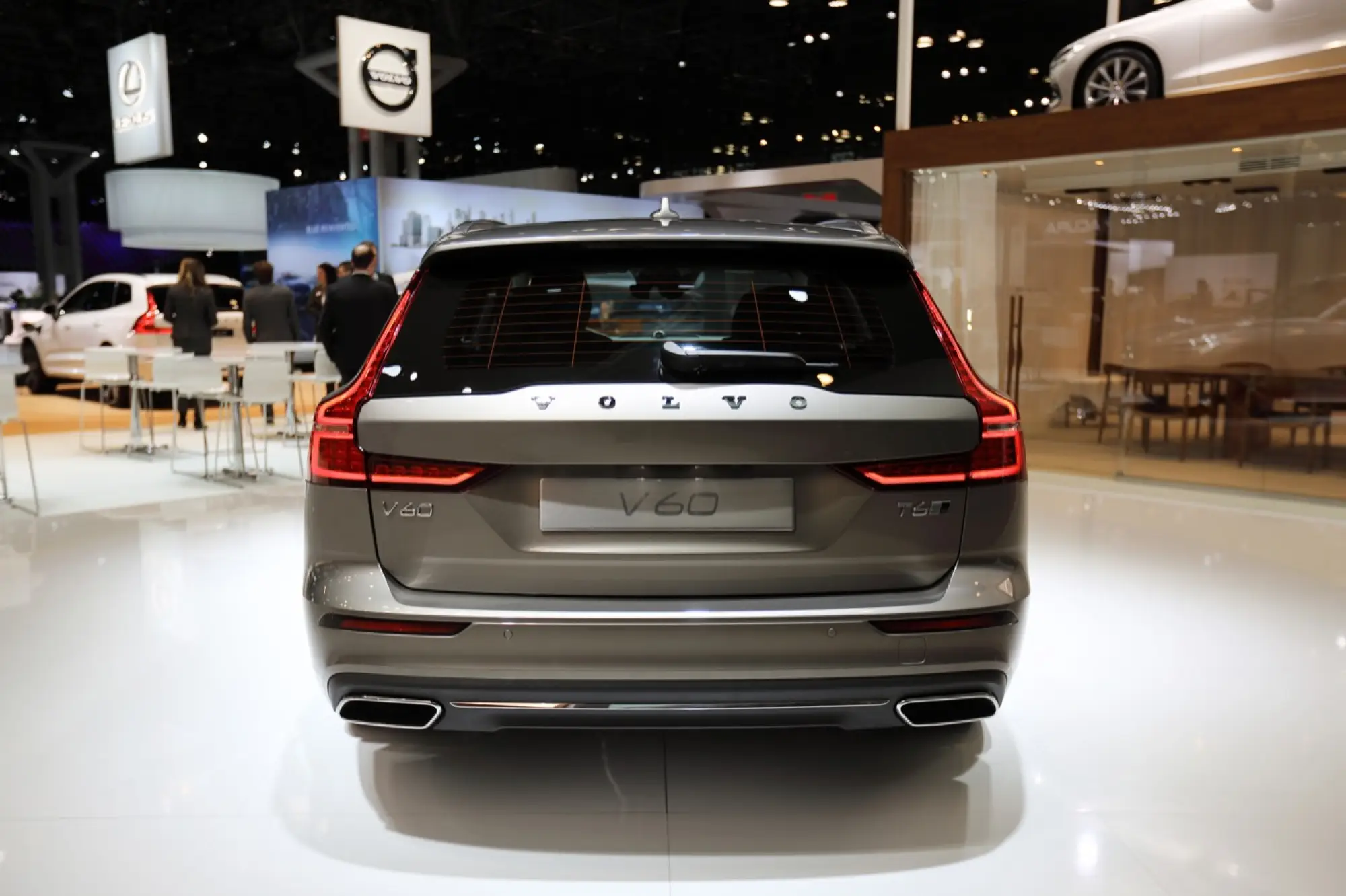 Volvo V60 - Salone di New York 2018 - 6