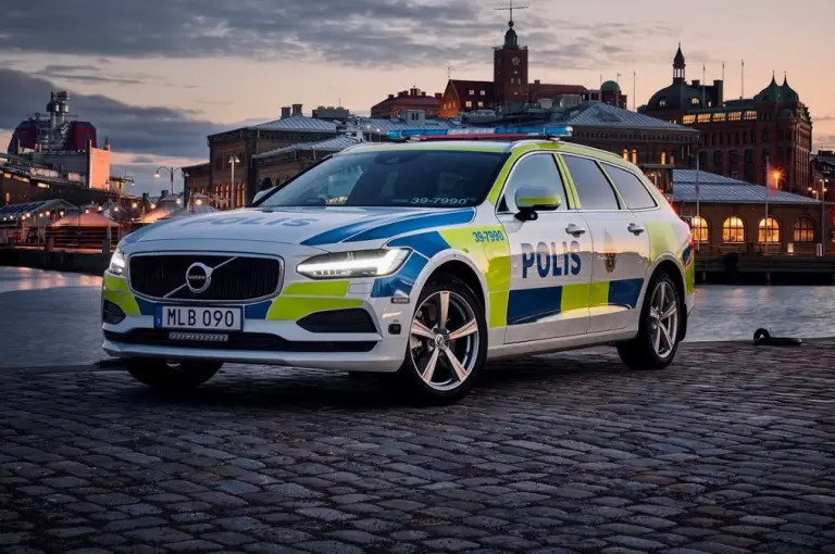 Volvo V90 - Polizia svedese - 4