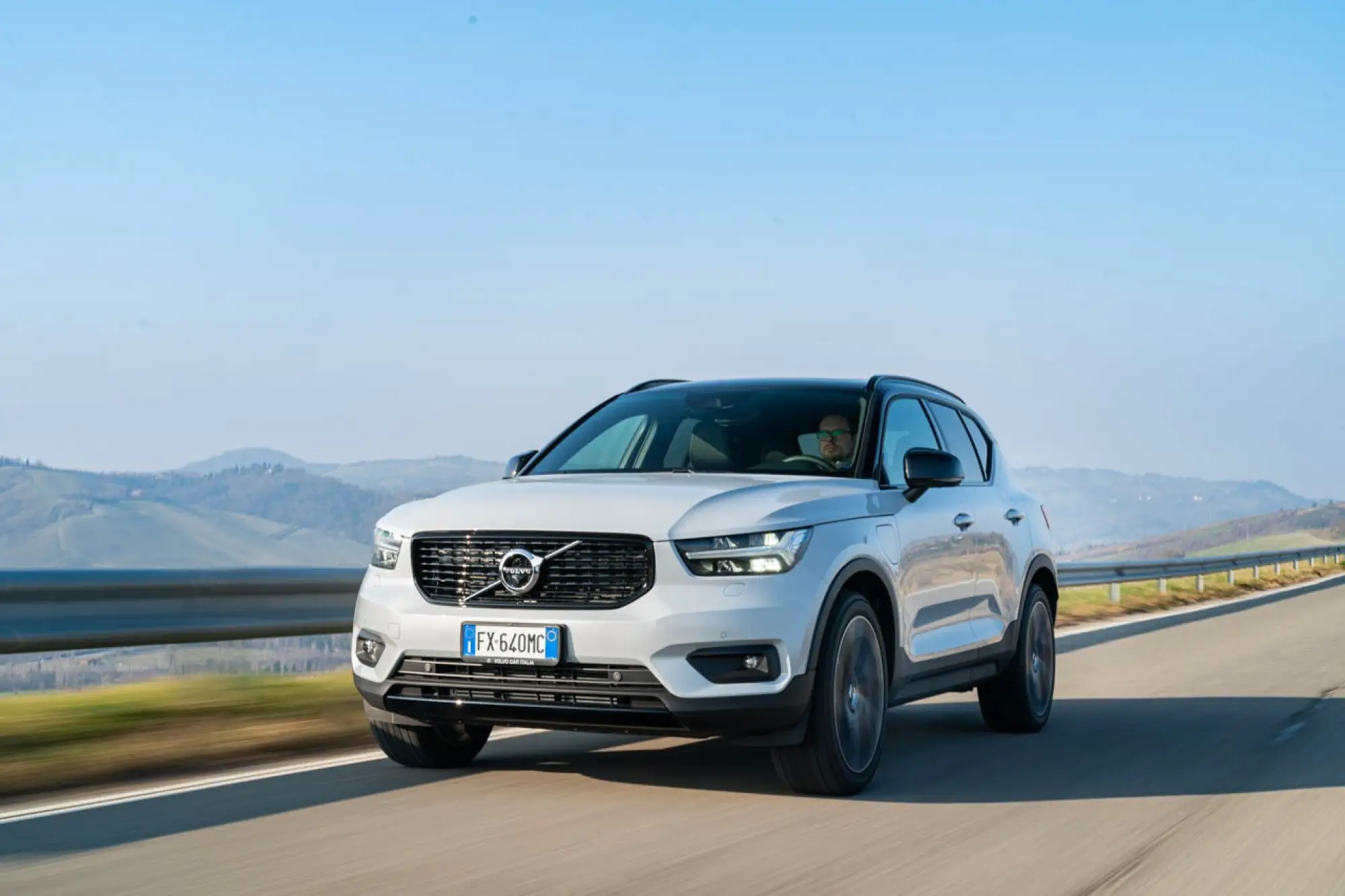 Volvo XC40 Recharge Plug-In Hybrid - Foto Ufficiali - 1