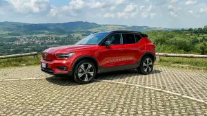Volvo XC40 Recharge - Primo contatto