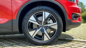 Volvo XC40 Recharge - Primo contatto