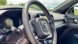 Volvo XC40 Recharge - Primo contatto