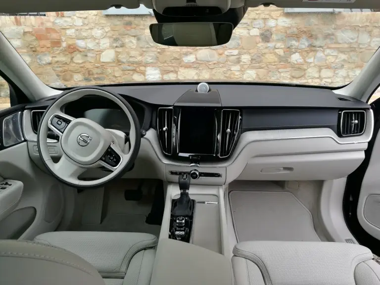 Volvo XC60 2017 - Primo Contatto  - 9