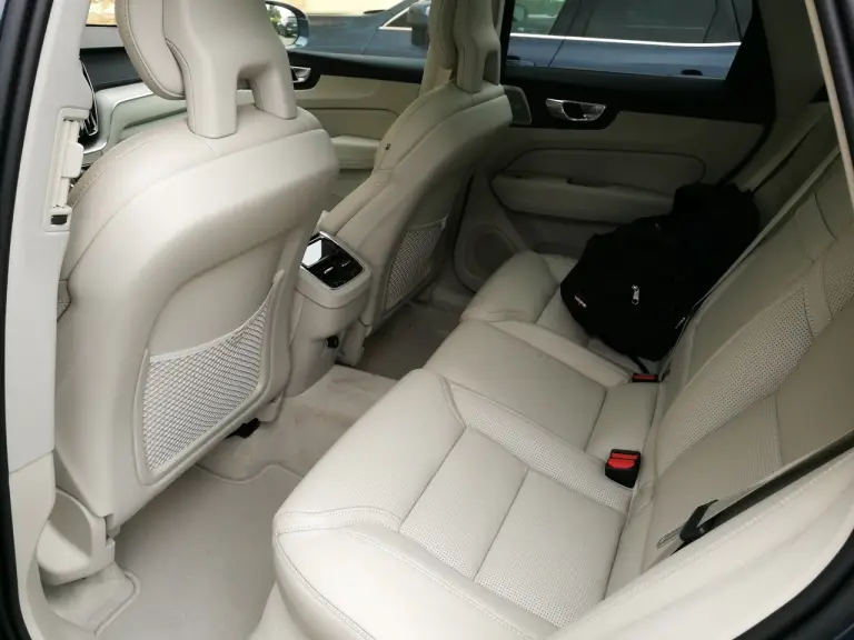 Volvo XC60 2017 - Primo Contatto  - 13