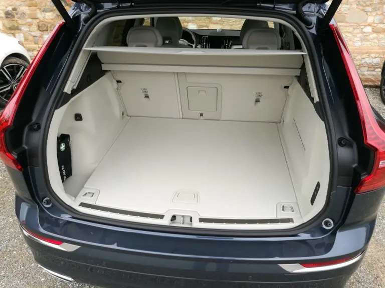 Volvo XC60 2017 - Primo Contatto  - 14