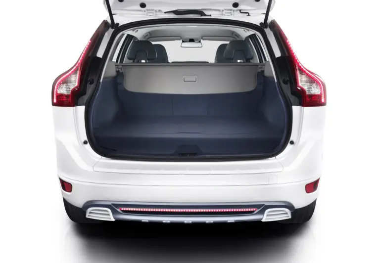 Volvo XC60 ibrida plug-in - Foto ufficiali - 10