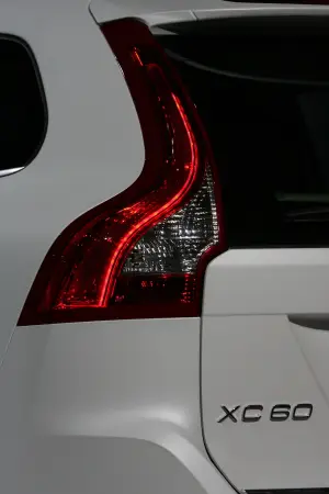 Volvo XC60 Plug In Hybrid Concept - Salone di Detroit 2011 - 3