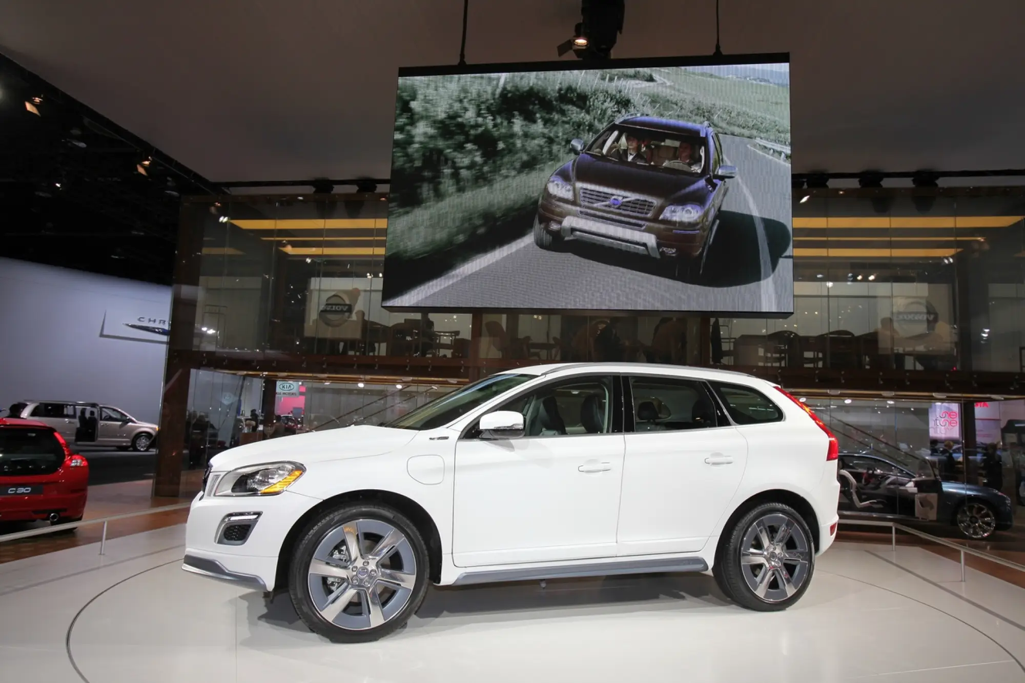 Volvo XC60 Plug In Hybrid Concept - Salone di Detroit 2011 - 14