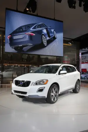 Volvo XC60 Plug In Hybrid Concept - Salone di Detroit 2011 - 15