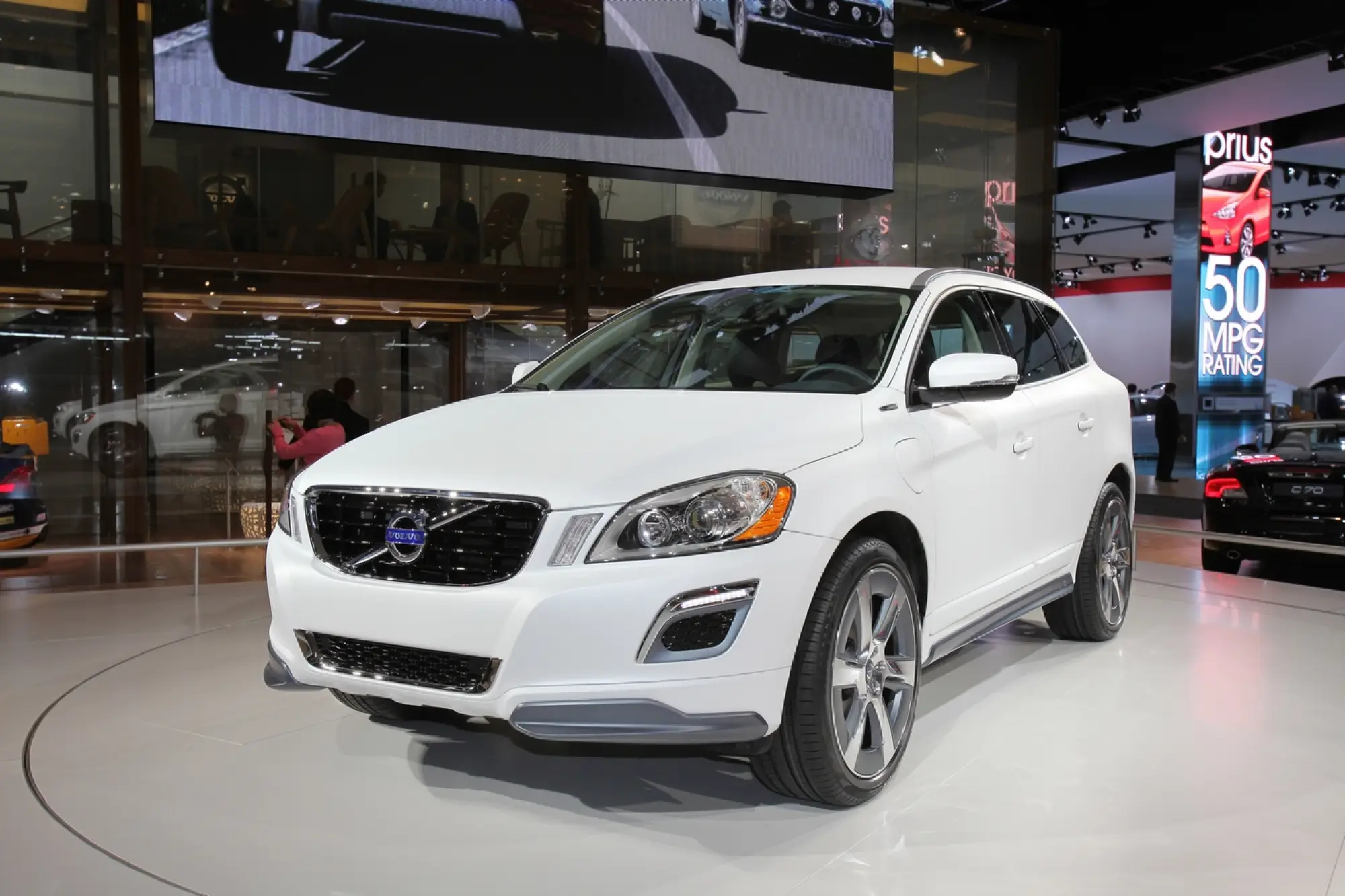 Volvo XC60 Plug In Hybrid Concept - Salone di Detroit 2011 - 12