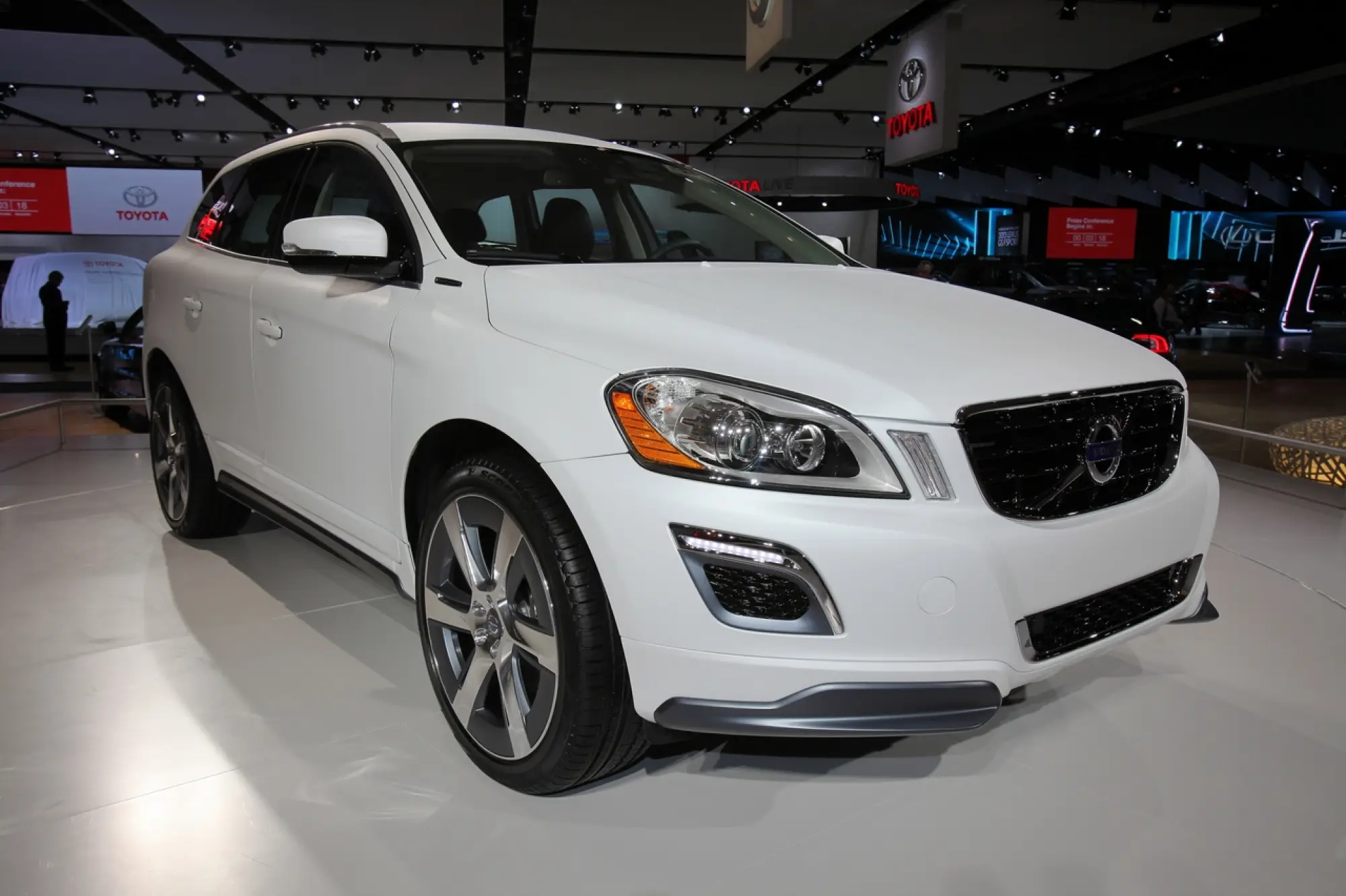 Volvo XC60 Plug In Hybrid Concept - Salone di Detroit 2011 - 18