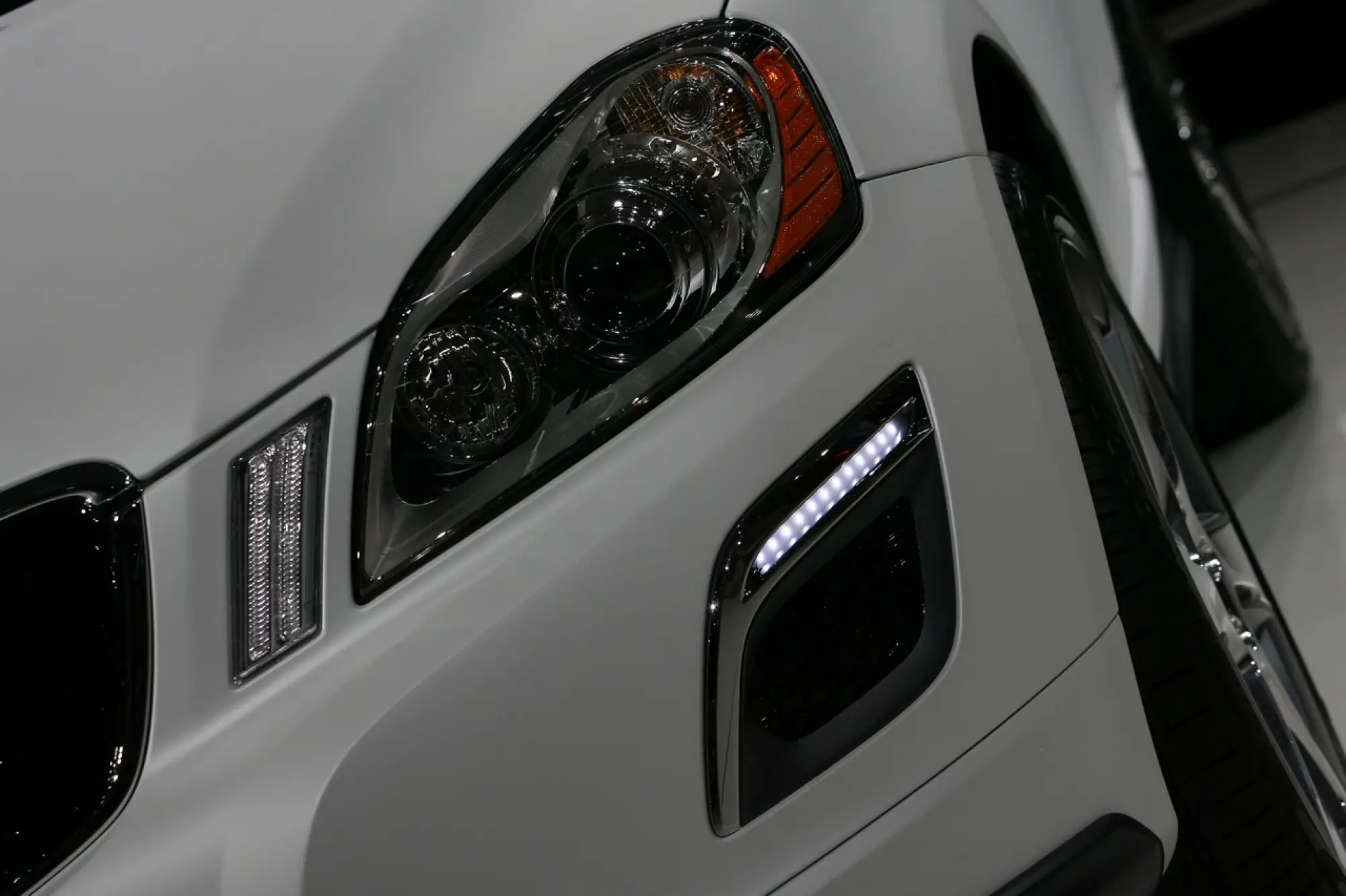 Volvo XC60 Plug In Hybrid Concept - Salone di Detroit 2011 - 4