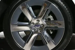 Volvo XC60 Plug In Hybrid Concept - Salone di Detroit 2011 - 7
