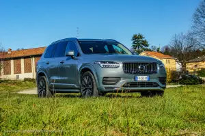 Volvo XC90 B5 2020 - Prova su Strada
