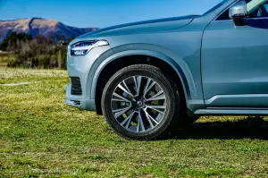 Volvo XC90 B5 2020 - Prova su Strada