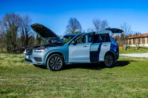 Volvo XC90 B5 2020 - Prova su Strada