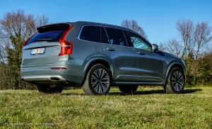 Volvo XC90 B5 2020 - Prova su Strada