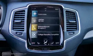 Volvo XC90 B5 2020 - Prova su Strada