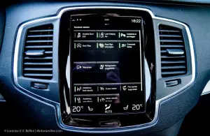 Volvo XC90 B5 2020 - Prova su Strada