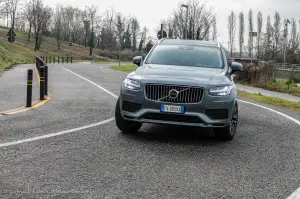 Volvo XC90 B5 2020 - Prova su Strada