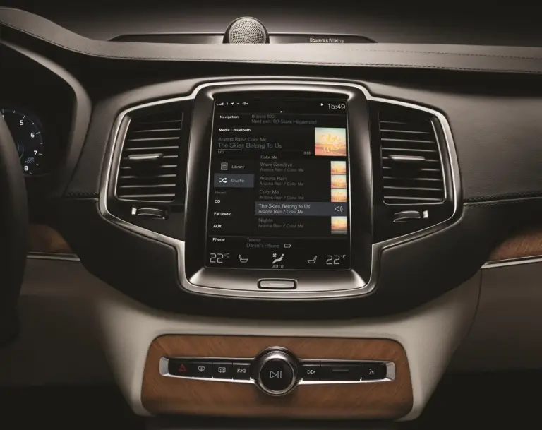 Volvo XC90 MY 2015 - Foto infotainment - 2