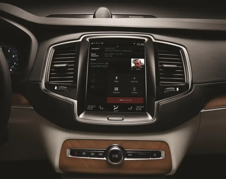 Volvo XC90 MY 2015 - Foto infotainment - 3