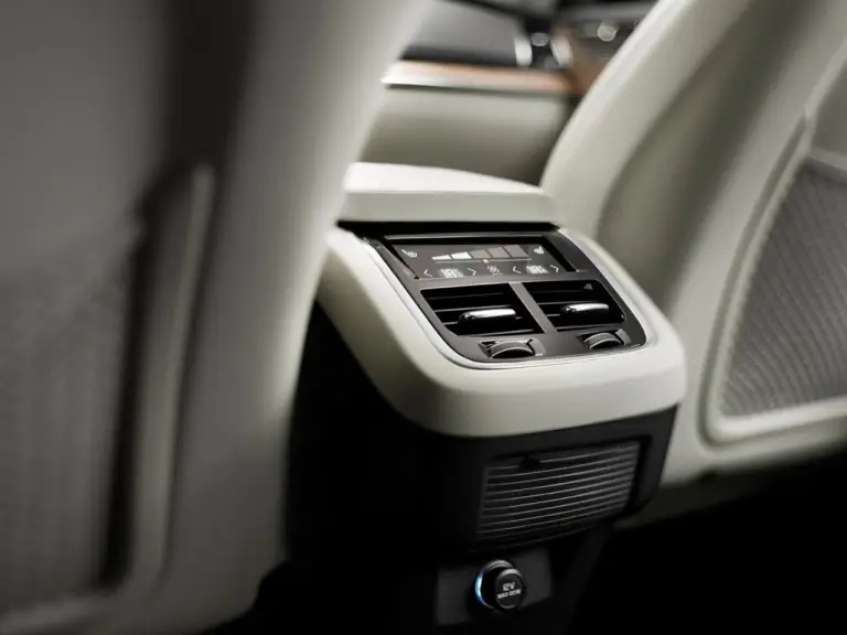 Volvo XC90 MY 2015 - Foto ufficiali interni - 7