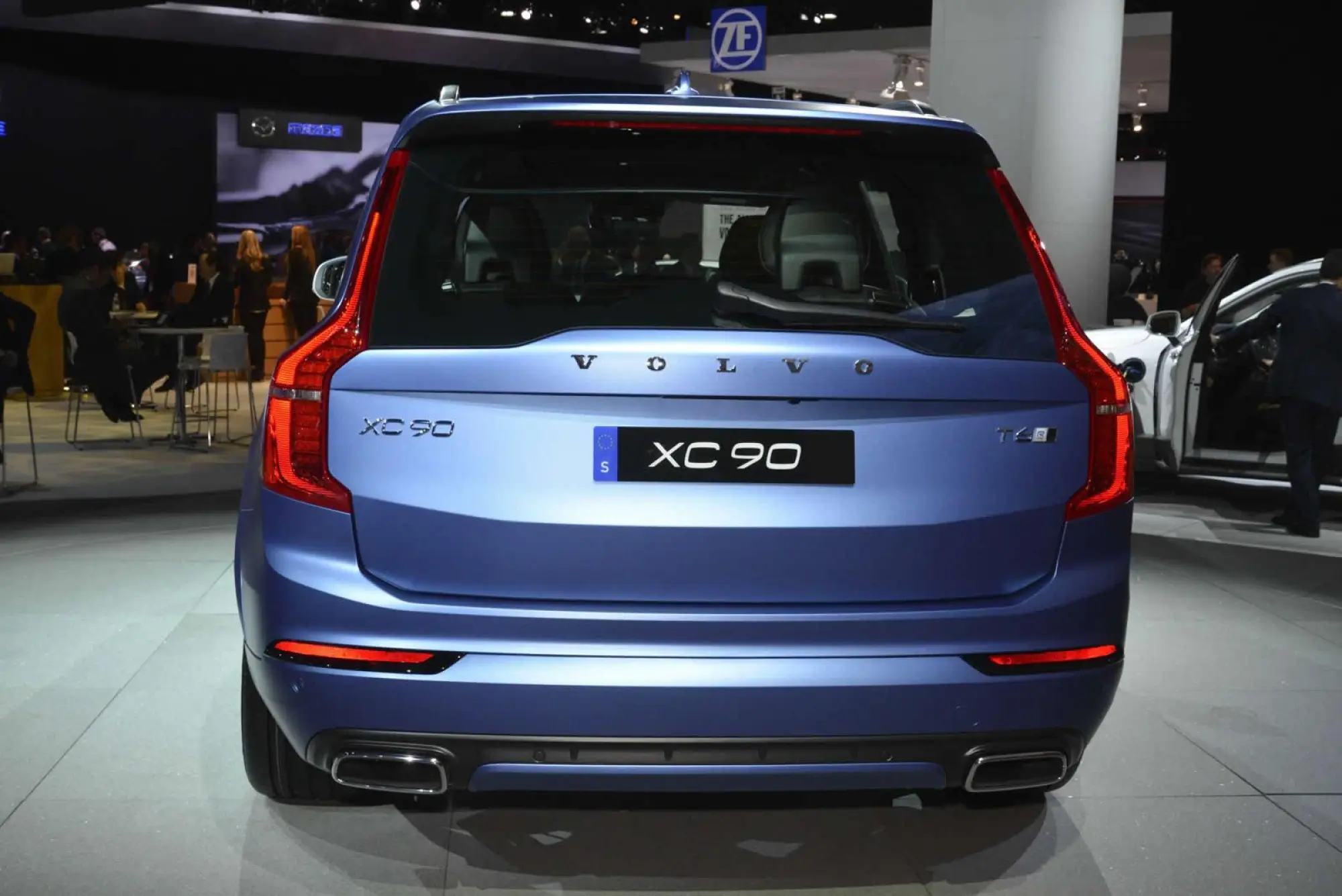 Volvo XC90 R-Design - Salone di Detroit 2015 - 14