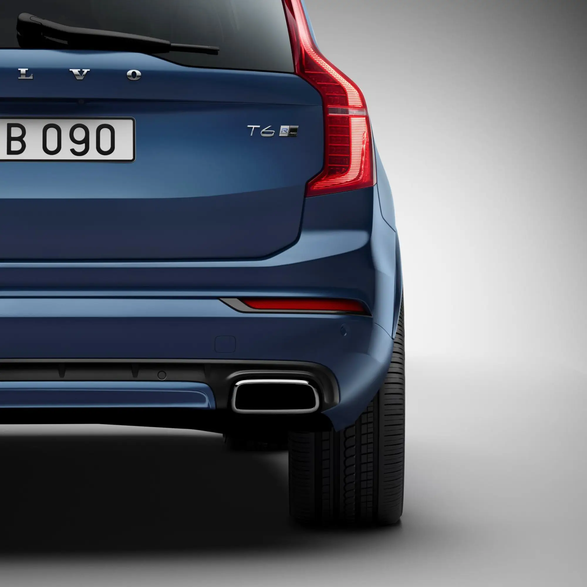 Volvo XC90 R-Design - Salone di Detroit 2015 - 20