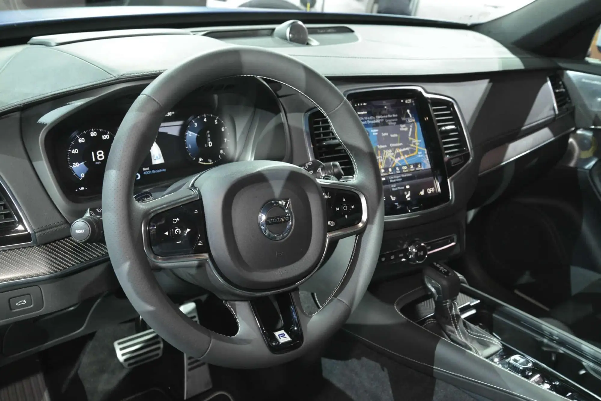Volvo XC90 R-Design - Salone di Detroit 2015 - 22