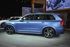 Volvo XC90 R-Design - Salone di Detroit 2015 - 25