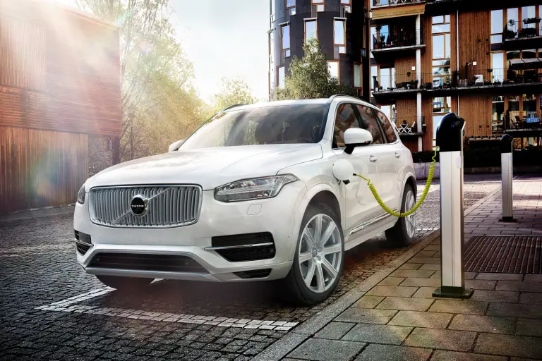 Volvo XC90 T8 ibrida plug-in - 15