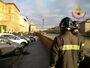 Voragine sul Lungarno Torrigiani di Firenze