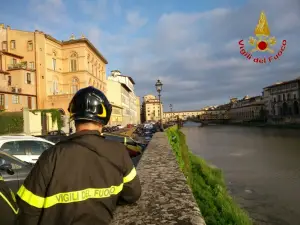 Voragine sul Lungarno Torrigiani di Firenze
