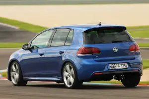 VW Golf R - 11