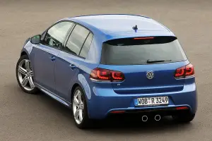 VW Golf R - 14