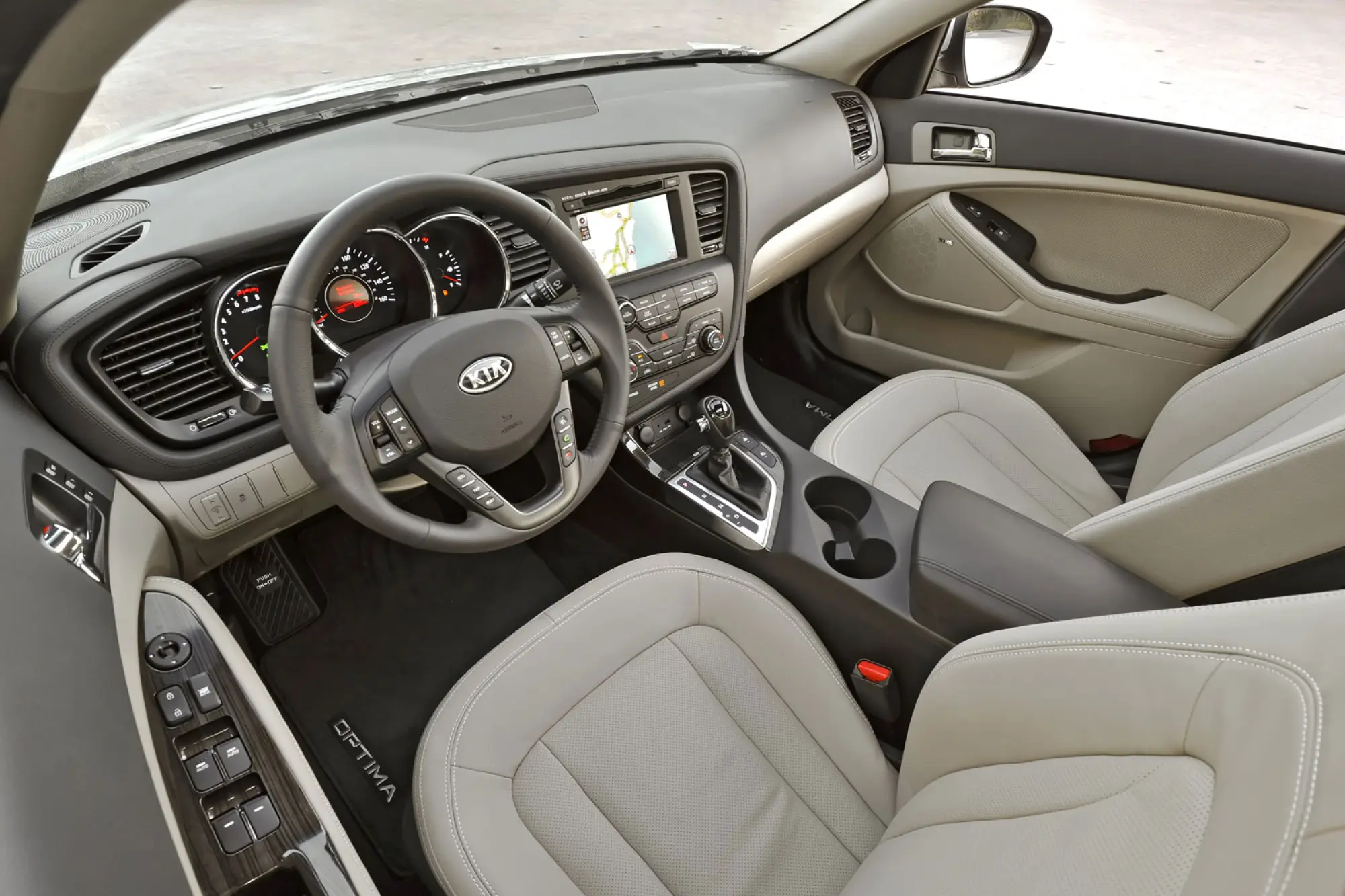 Ward\'s Auto - I migliori interni del 2011 - 9