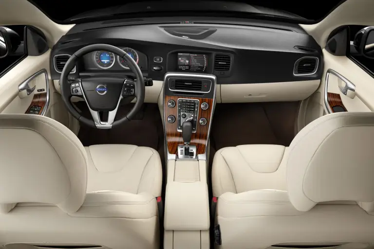 Ward\'s Auto - I migliori interni del 2011 - 10