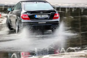 Winter Training Mercedes-Benz e Bridgestone