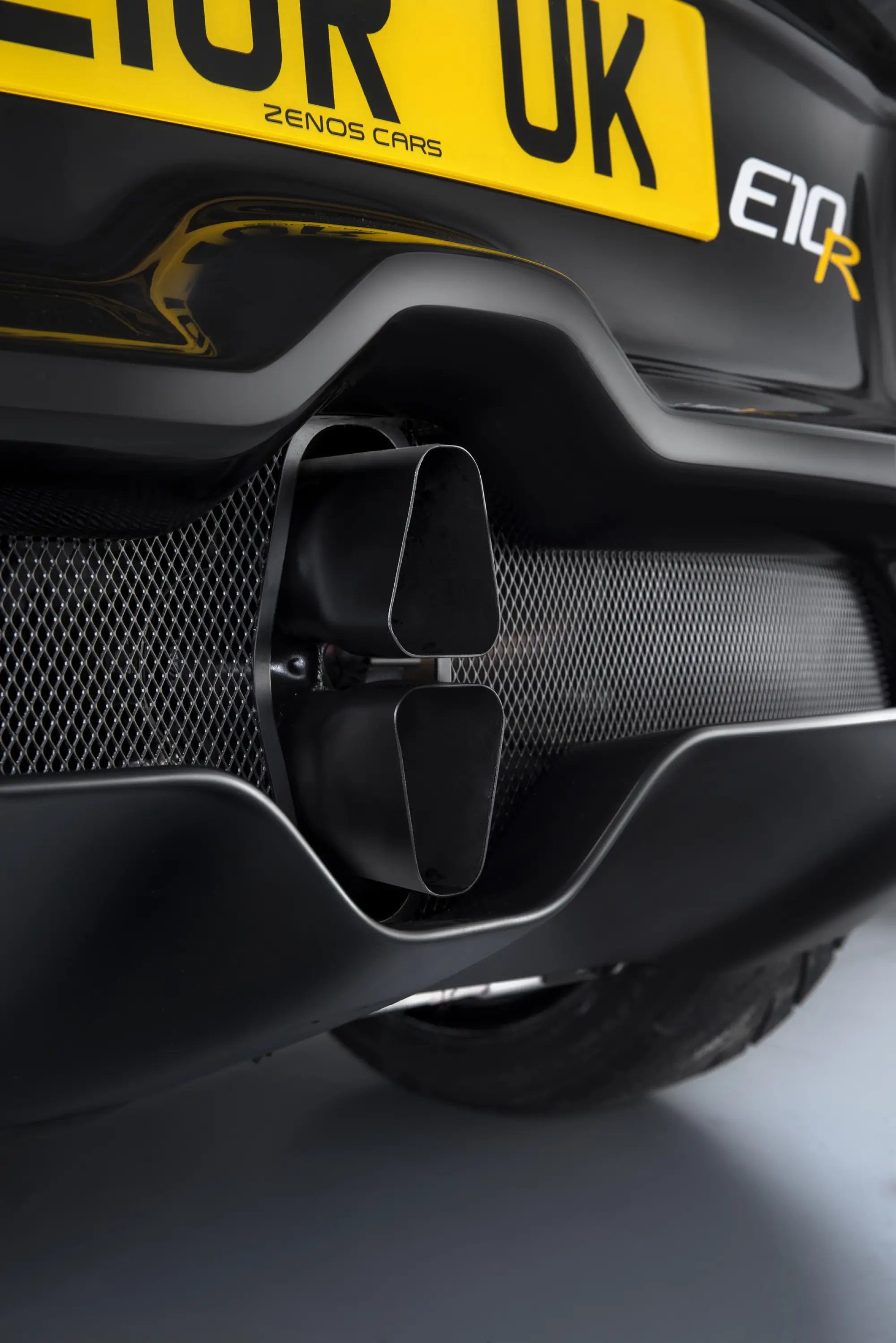 Zenos E10 R - 15