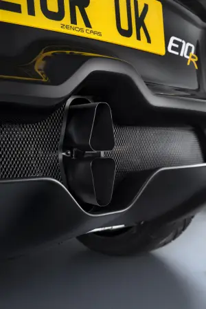 Zenos E10 R - 15