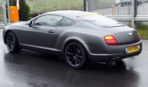 La Bentley Continental Supersport ripresa mentre “mostra i muscoli” sul Nürburgring