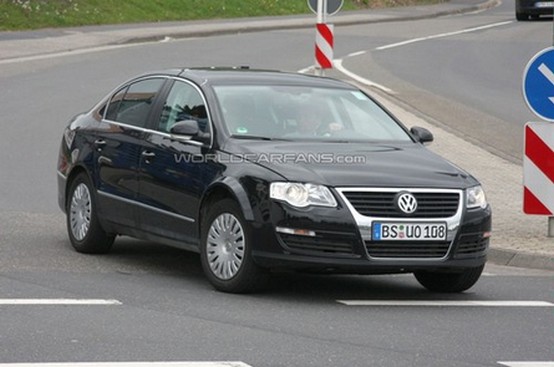 Prime foto-spia della Volkswagen Passat 2012 Prototipo