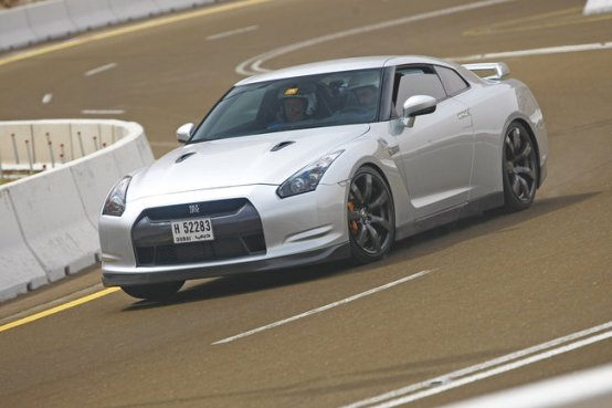 Guinness World Records, l’ accelerazione più veloce per Nissan GT-R