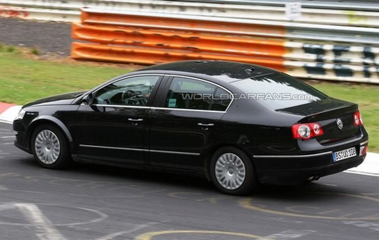 Volkswagen Passat di prossima generazione spiata ancora a Nürburgring