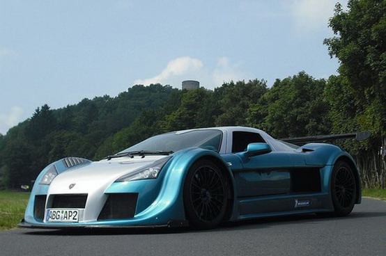 La Gumpert Apollo batte il record sul giro del Nürburgring