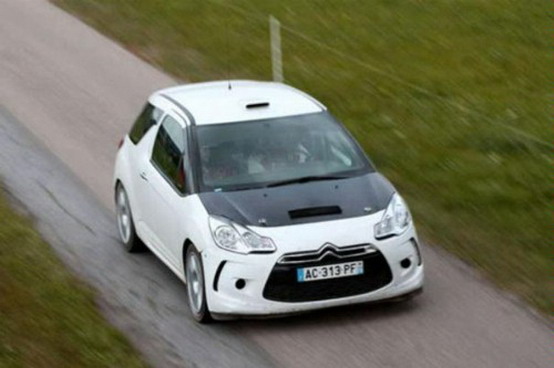 Fotografata la Citroën DS3 da rally