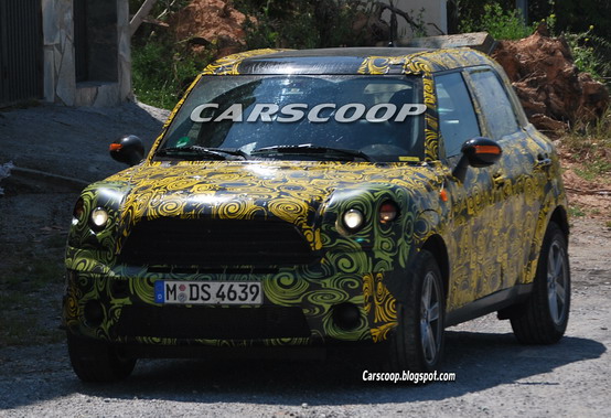 Video psichedelico per la nuova Mini Crossover