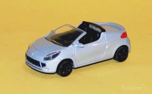 Foto spia della nuova Renault Twingo CC? No, solo del suo giocattolo