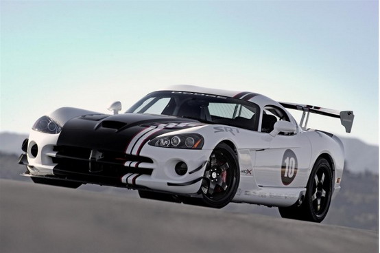 Ralph Gilles: la Dodge Viper tornerà in produzione nel 2012